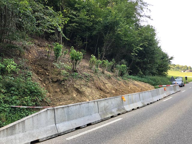 Die Böschung wird gesichert, um Rutsche wie im 2021 zu vermeiden. Foto: zVg